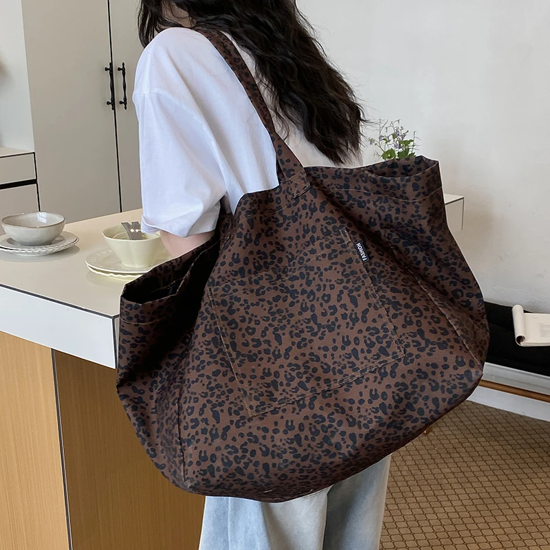Oversize Large Capacity Shopping Bag For Women Retro Canvas Shoulder Bag Simple Portable Travel Tote Vintage Leopard Handbag