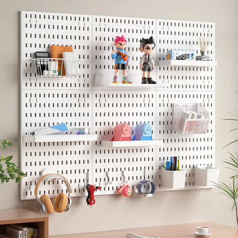 Stanzfreies, an der Wand montiertes Stecktafel: Ideal zum Aufbewahren von Heimelektronik (Keyboards, Kopfhörern, Mäusen usw.) Und verdoppelt als Dekor.