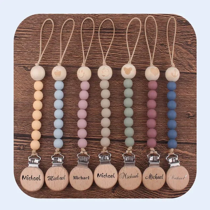 개인화 된 아기 젖꼭지 클립 사용자 정의 이름 실리콘 구슬 젖꼭지 더미 클립 새겨진 유아 나무 젖꼭지 홀더 신생아 선물