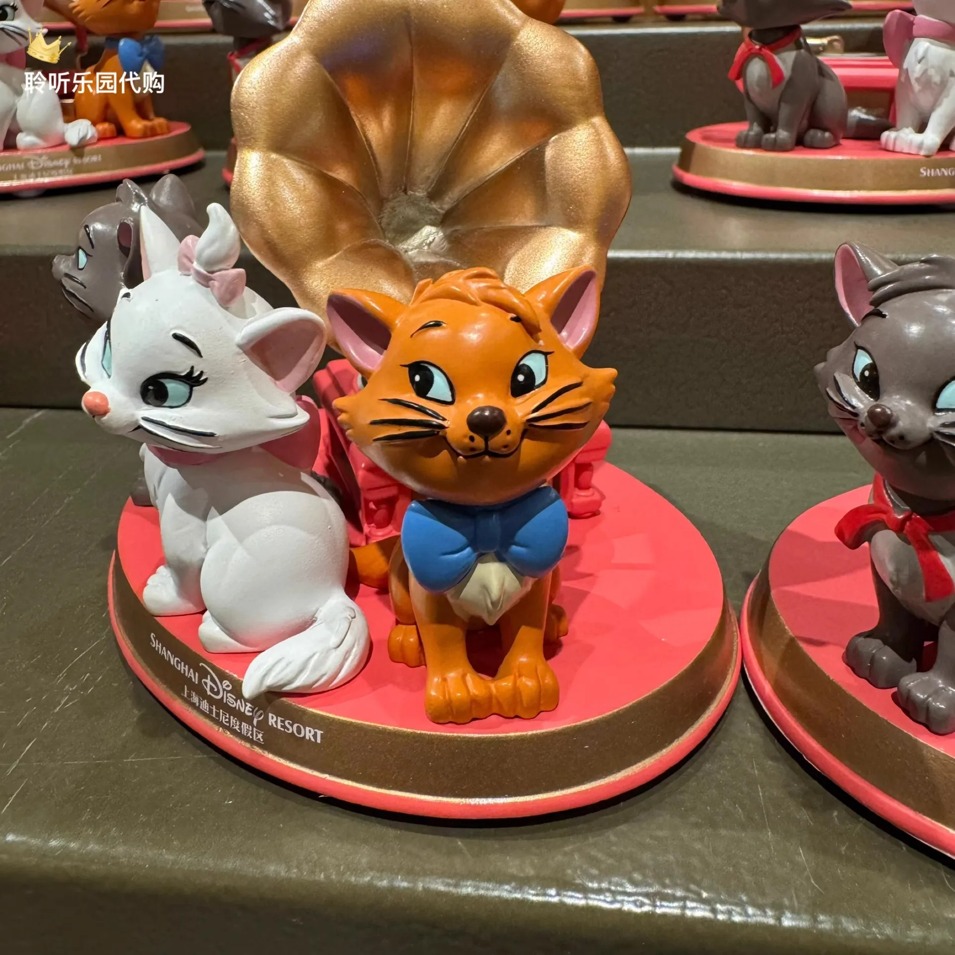 New Original Shanghai Disney Marie Cat Phonograph-Shaped Cartoon Cute Car Nodding Ornament Decoration