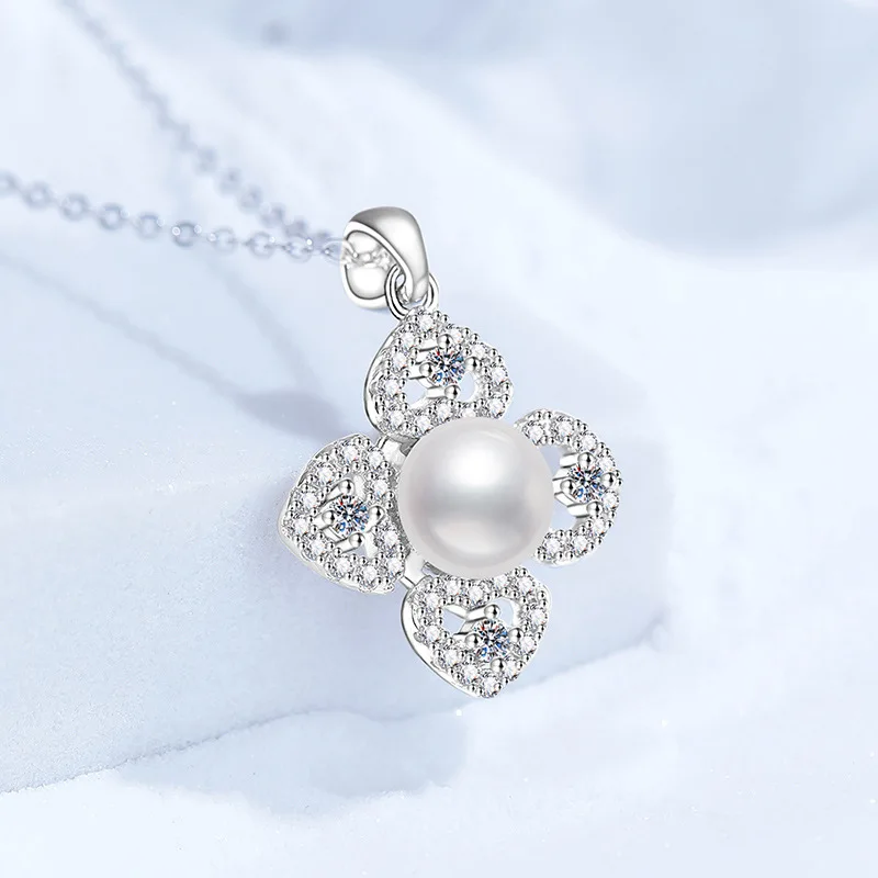Natural Freshwater Pearl Pendant Platinum PT95018k Gold Necklace Moissanite Necklace Camellia Clover Necklace for Women