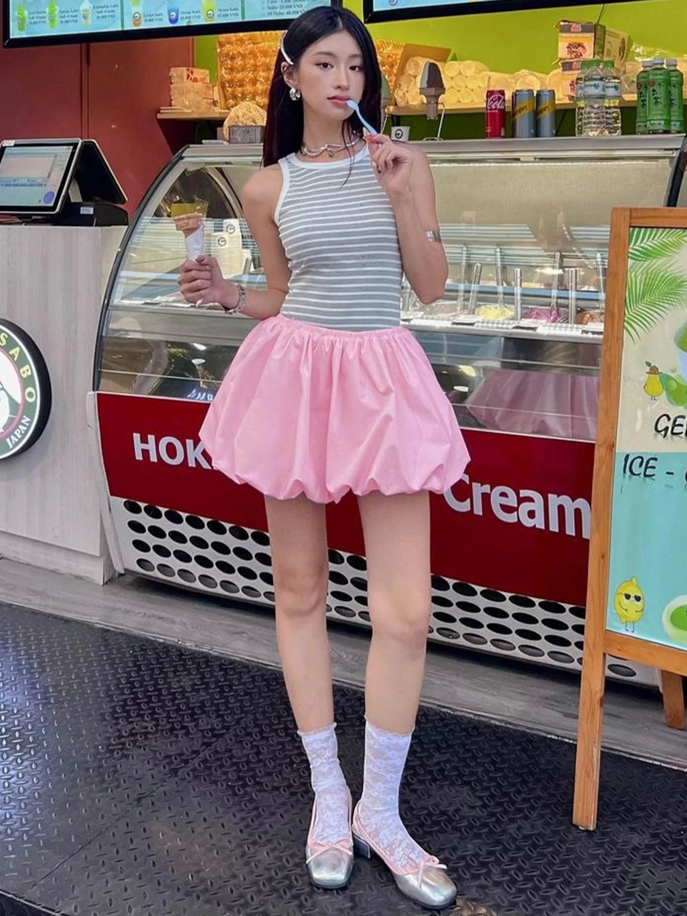 

European and American women's clothing 2024 summer new item solid color low waist pleated casual versatile short skirt
