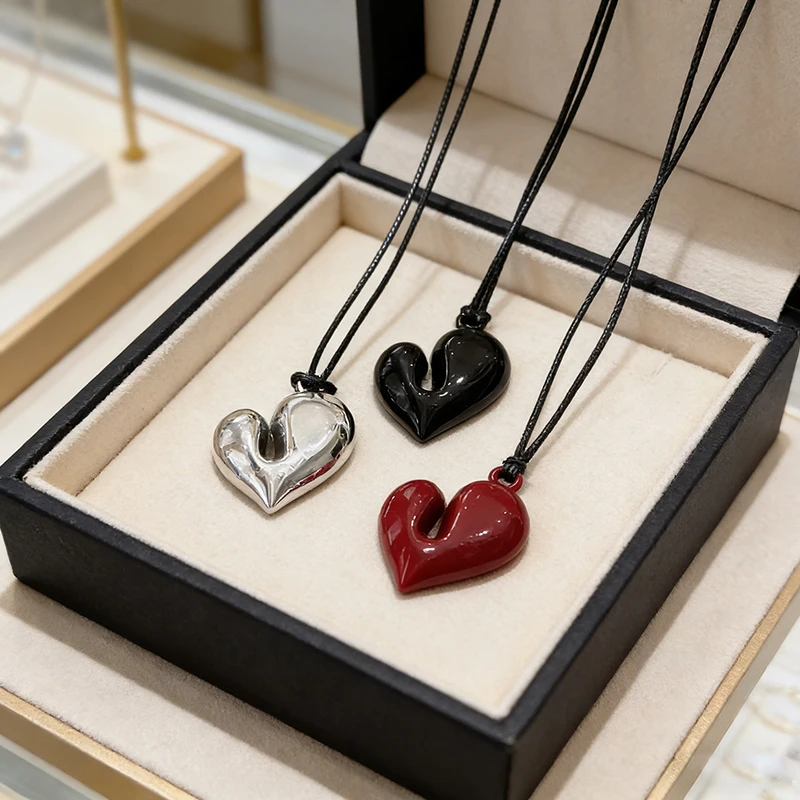 Fashion Asymmetrical Heart Pendant Necklaces For Women Aesthetic Love Rope Neck Chain Classic Fine Jewelry For Girlfriend Gift