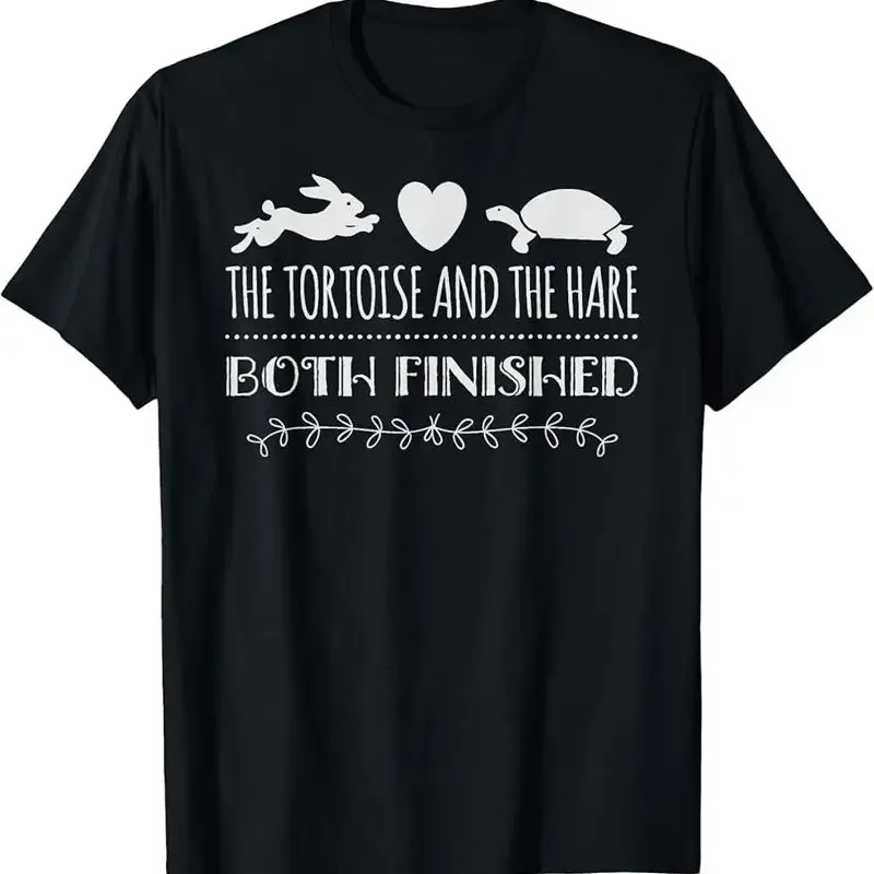 T-shirt La tortue et le lièvre sont tous deux finis : T-shirt de la persévérance
