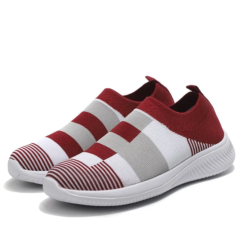Women Sneakers Walking Shoe Woman Lightweight Loafers Tennis Casual Ladies Fashion Slip on Sock Vulcanized Shoes Plus Size 2022