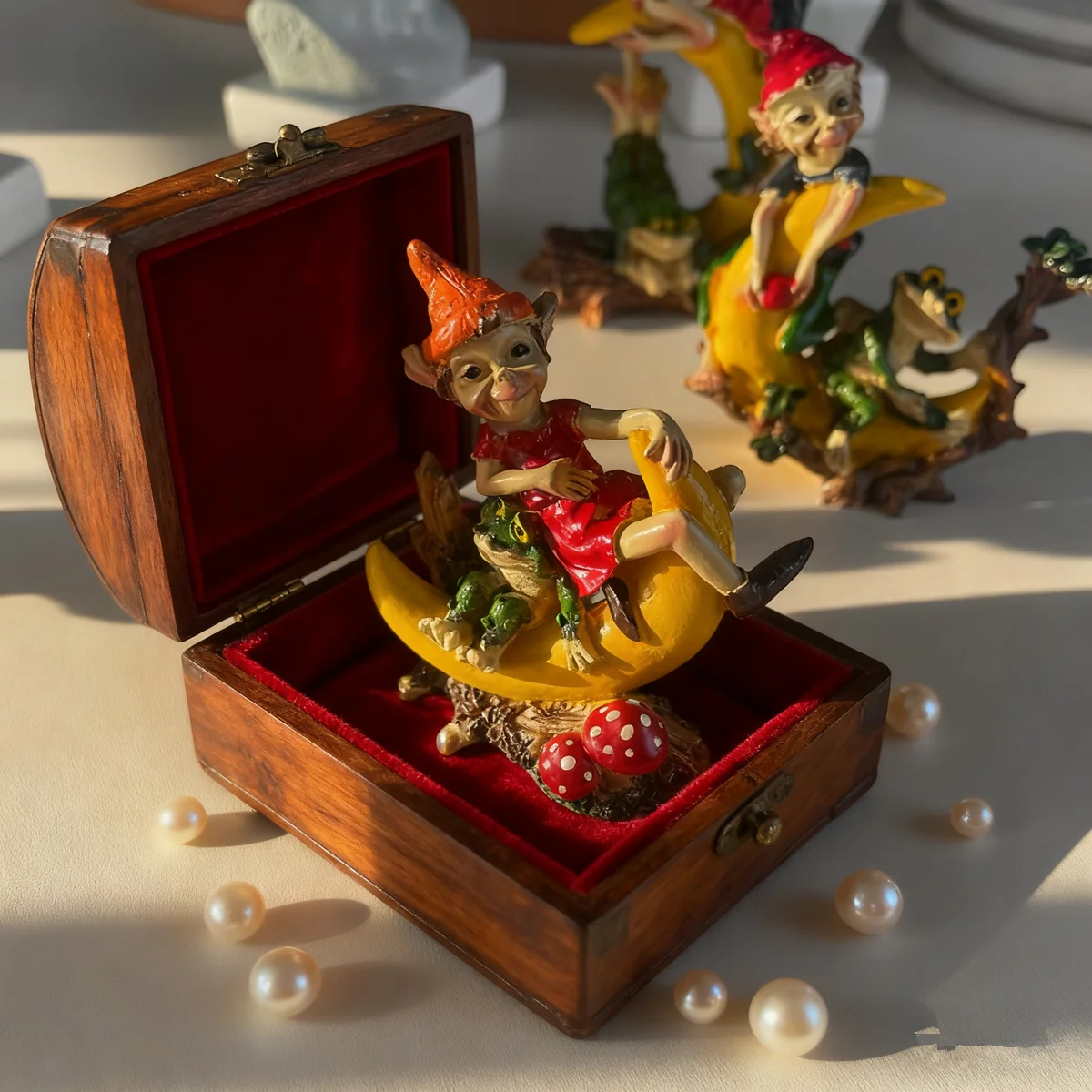 Estatuilla de hadas de resina de 10 cm: mini estatua de elfo hecha a mano para decoración de escritorio, colección de fantasía y idea de regalo mágica Jardín encantado