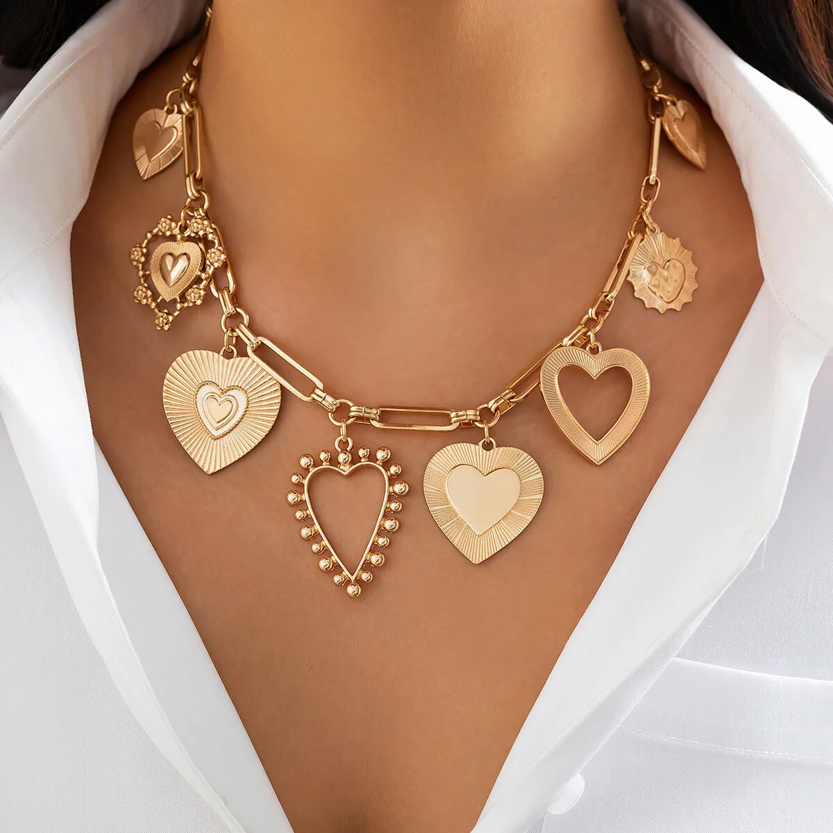 SHIXIN Classic Design Big Love Heart Pendant Necklace for Women Vintage Gold Color Adjustable Clavicle Chain Steampunk Jewelry