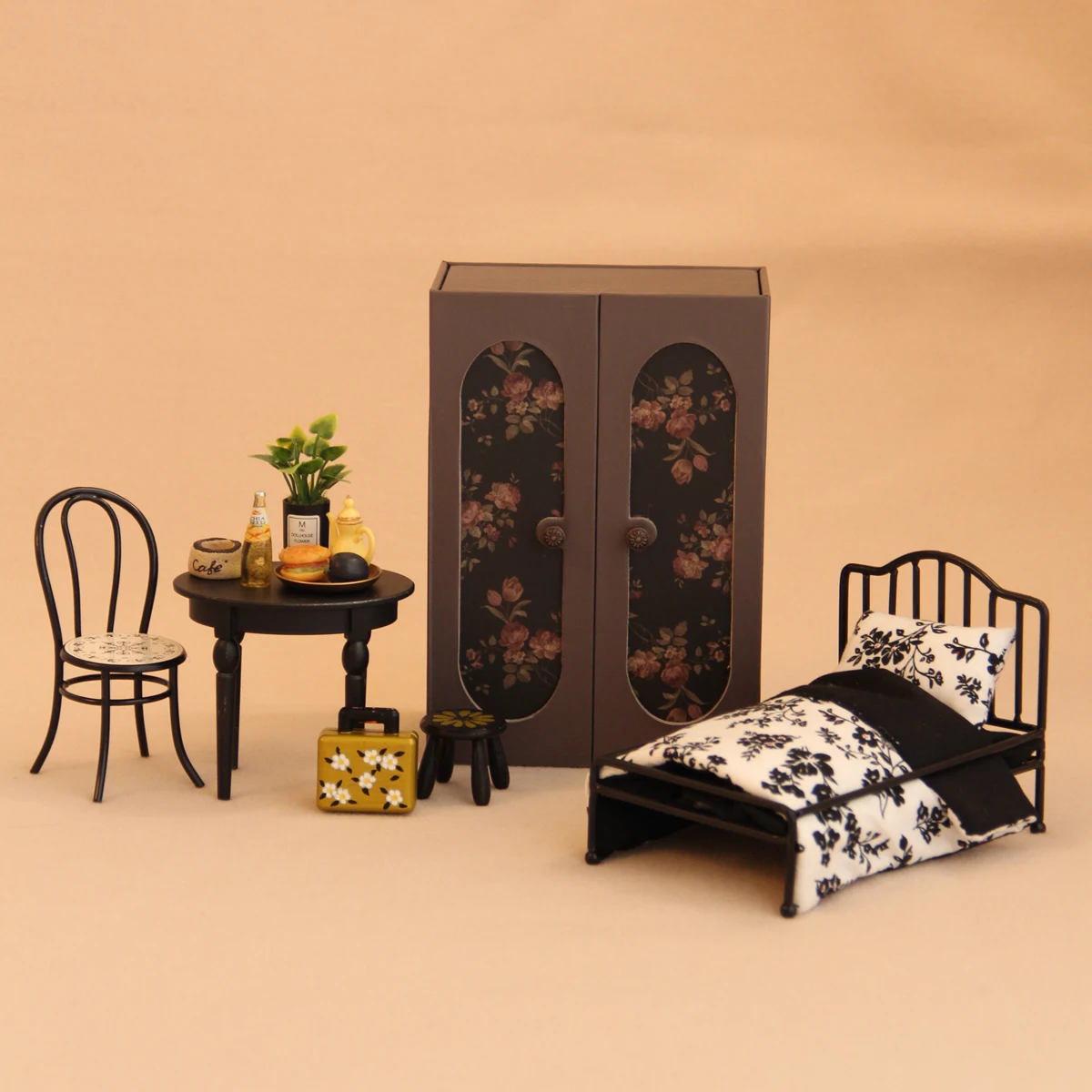 لعبة لعب التظاهر المصغرة 1:12 سرير حديدي مع طقم سرير مكون من 3 قطع مناسبة لتزيين أثاث بيت الدمى Bjd Ob11 #3
