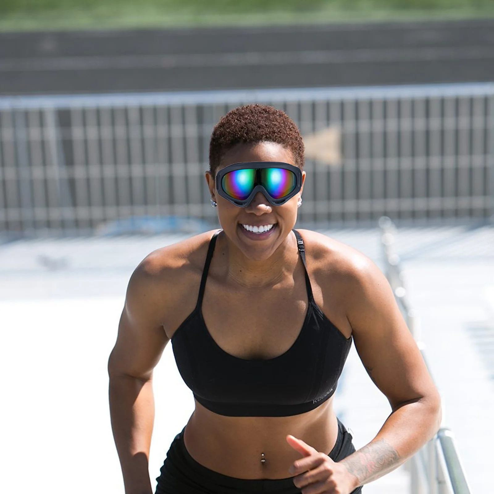 زوج واحد من النظارات الرياضية الخارجية، نظارات تزلج ممتازة مقاومة للرياح والرمل، خفيفة الوزن ومريحة لركوب الجبال