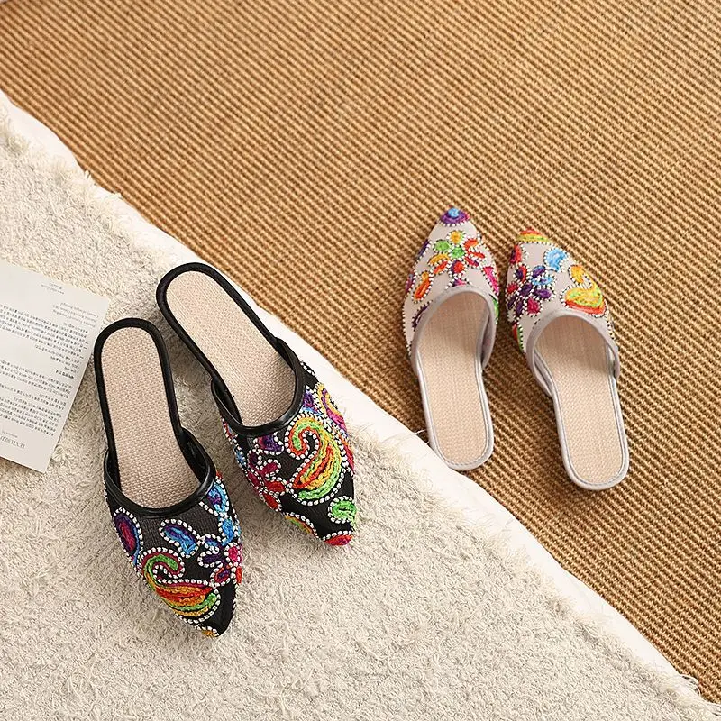 Traditional Women's Embroidered Slippers Summer Pointed Toe Soft Insole Indoor Outdoor Slip On Shoes