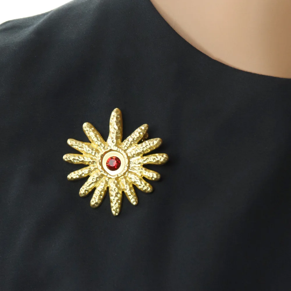 Medieval Vintage Three-dimensional Lava Sunflower Brooch Simple Luxury Red Rhinestone Inlaid Pins Clothing Corsage Accessories