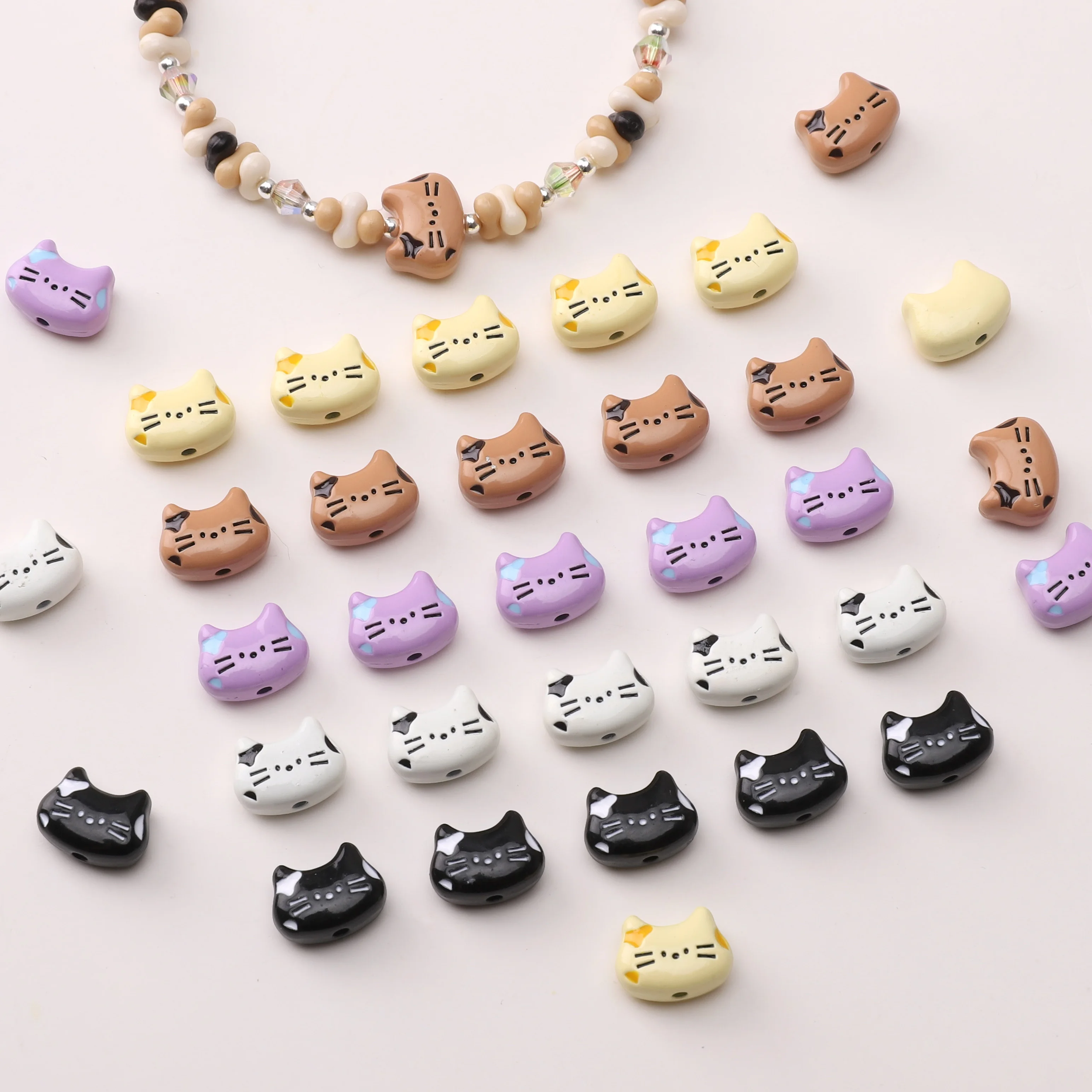 Tête de chat crémeuse en alliage, pendentif mignon, fabrication de bijoux, Bracelet, perles d'espacement, accessoires de marquage faits à la main, 1 pièce