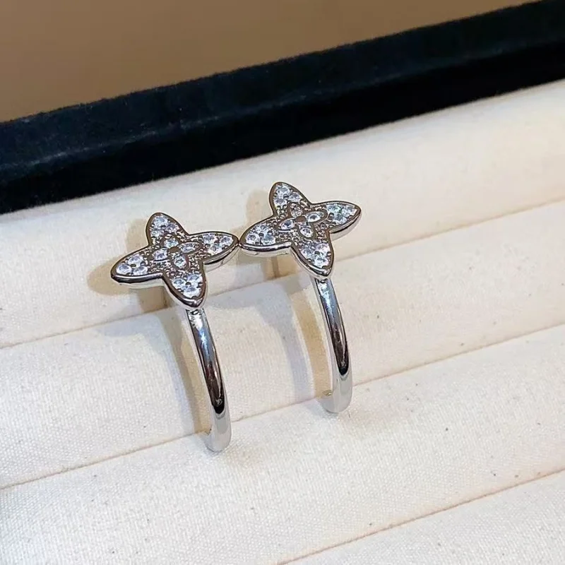 Elegant Vintage Metal Earrings for Women Luxury Sensation Zircon Flower C-Shaped Ear Jewelry Daily Accessory