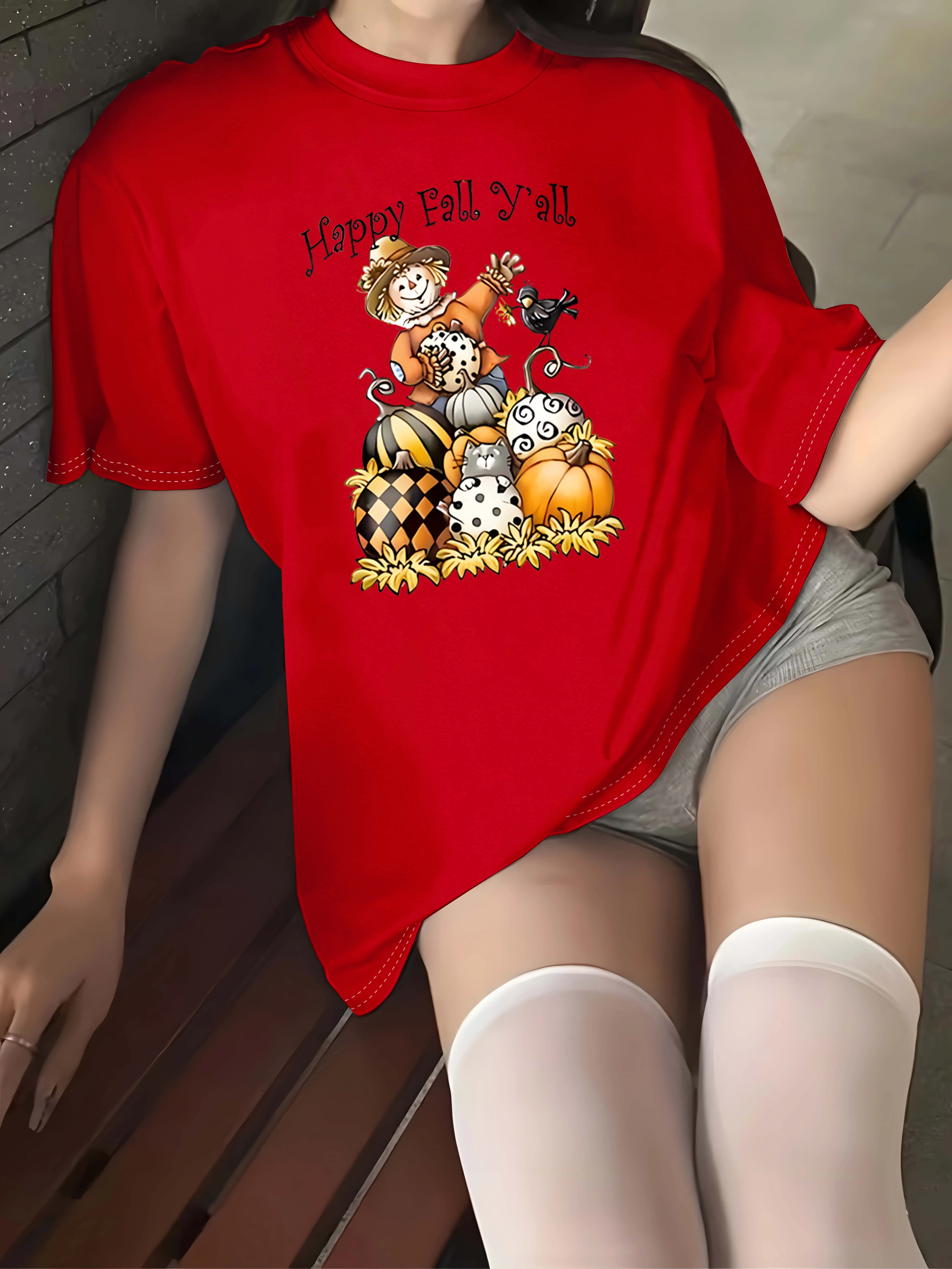 เสื้อผ้ามีสไตล์ขนาดบวกพร้อมฟักทองหุ่นไล่กาในฤดูใบไม้ร่วงและลวดลายสัตว์