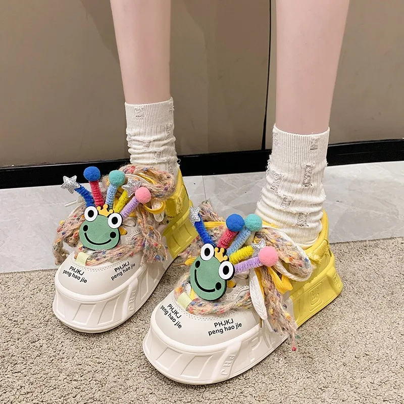 Damskie buty damskie Kawaii na wyprzedaż nowa moda z okrągłym noskiem sznurowane damskie buty wulkanizowane wiosna płaskie oddychające trampki