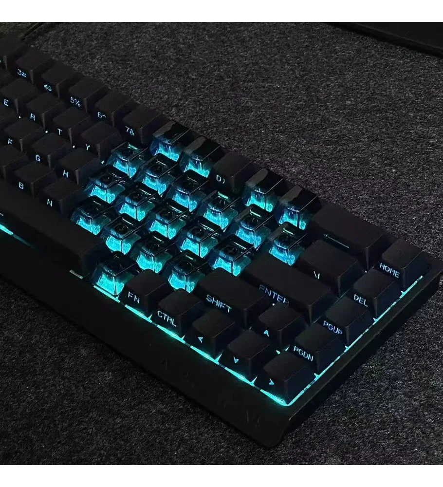 Black side-engraved light-transmitting keycap with heart adaptation EZ63 steps from Ace68 to X87 Night Demon Meijia Lion