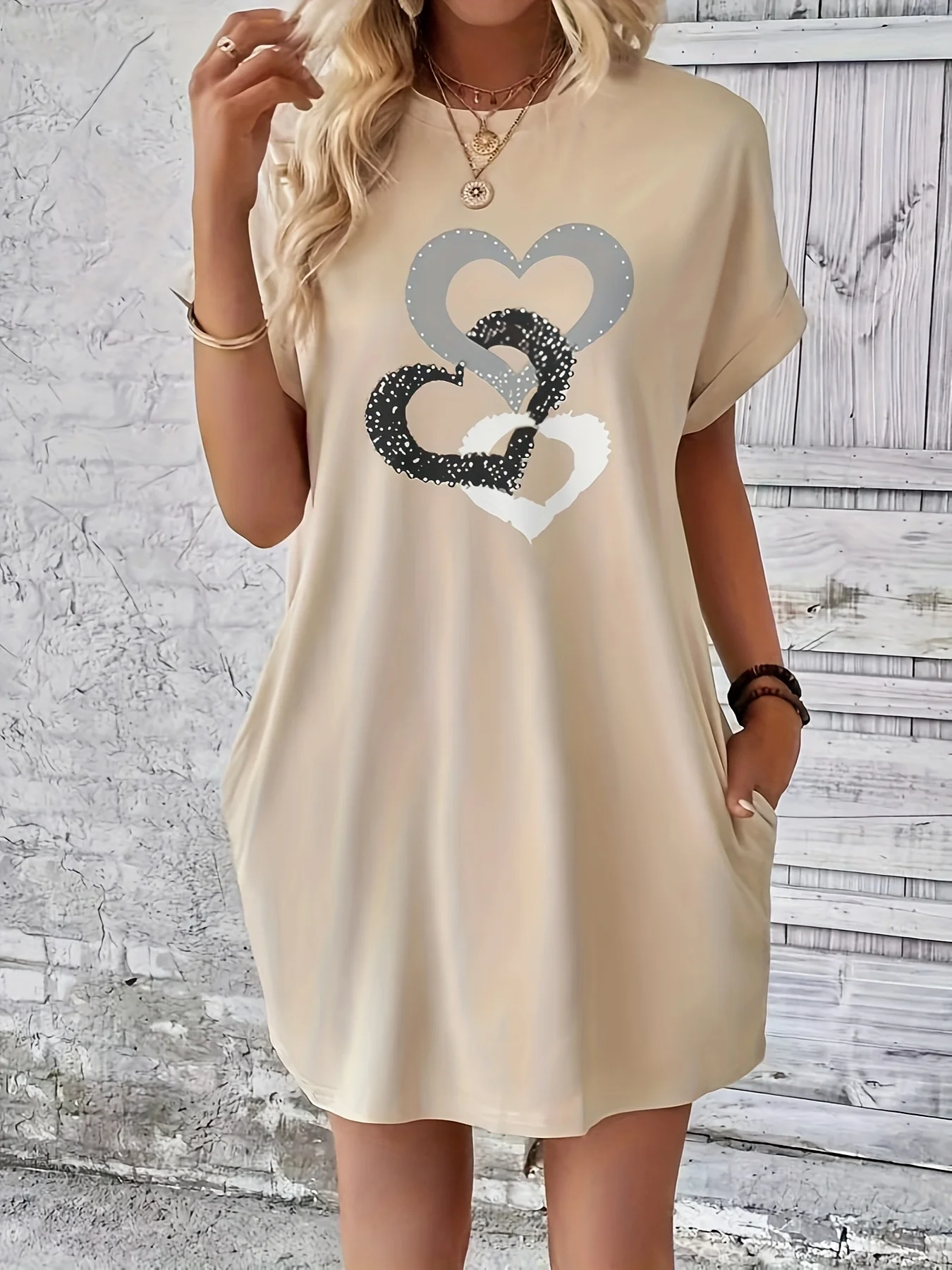 Robe t-shirt décontractée en tricot pour femmes, avec lettres imprimées en forme de cœur, col rond, manches courtes, haut à la mode, noir avec motif de drapeau coloré