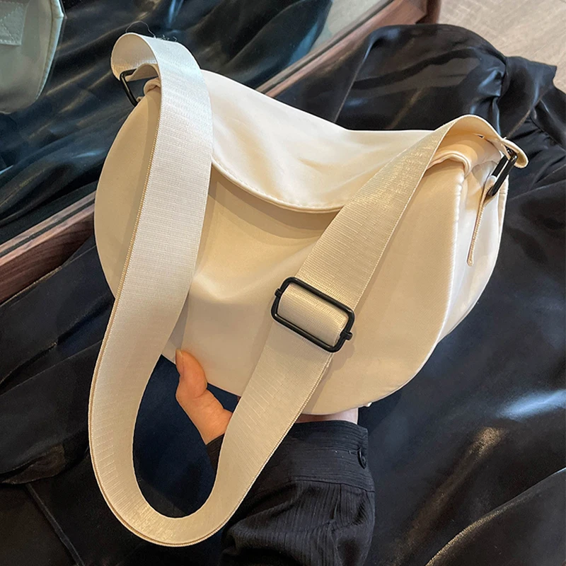 

Nylon Cloth Bag Women Summer New Zipper Casual Crossbody Bags Fashion Versatile Niche Personalized Solid One Shoulder Bag