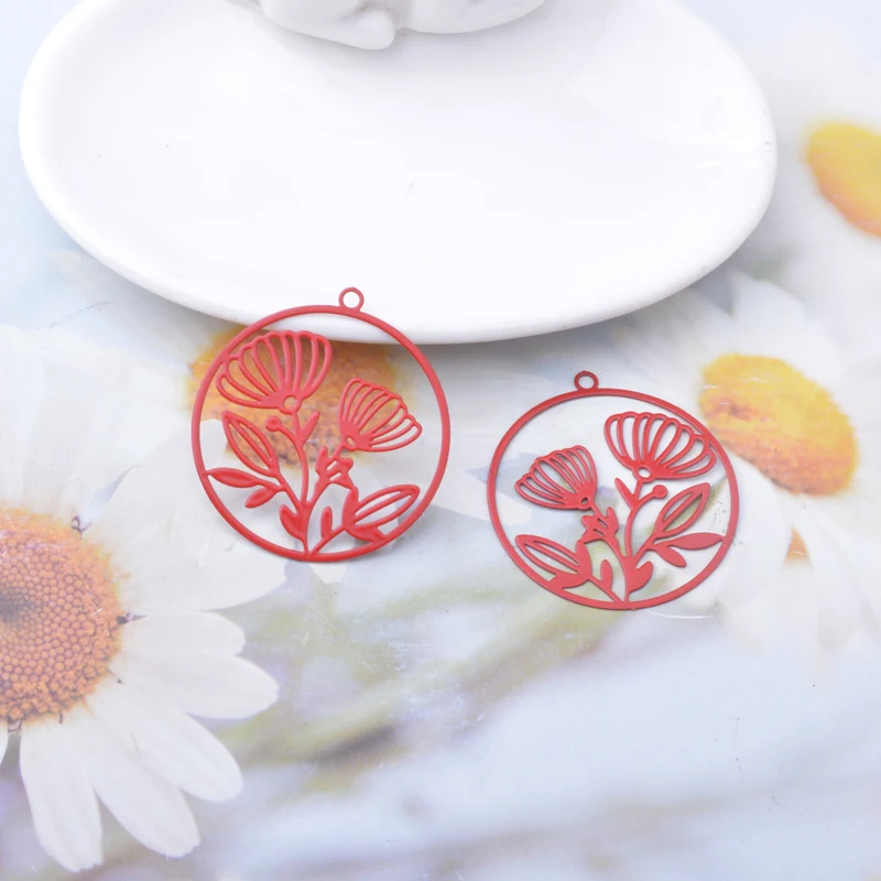 10 Stück AB8147 Fluoreszierend gelbe filigrane runde Blumenanhänger in Schwarz, Rot, Goldfarbe für Ohrringe, Anhänger, DIY-Schmuckherstellung – Detail 4