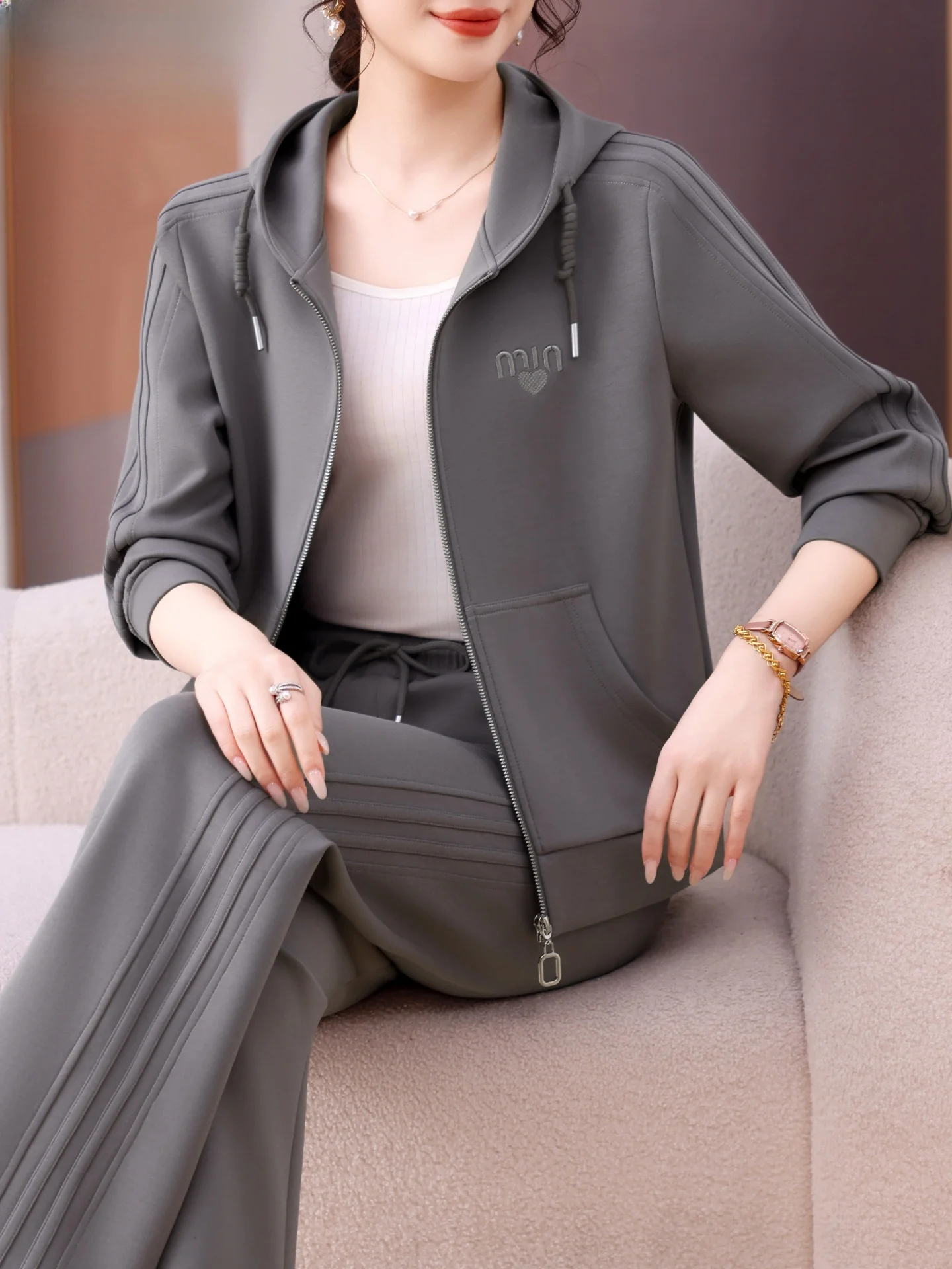 

Women's Sportswear Set Hooded Jaet Top And Bot Two-Piece Suite for Middle-Aged And ly Spring Autumn Faion Loose Fit