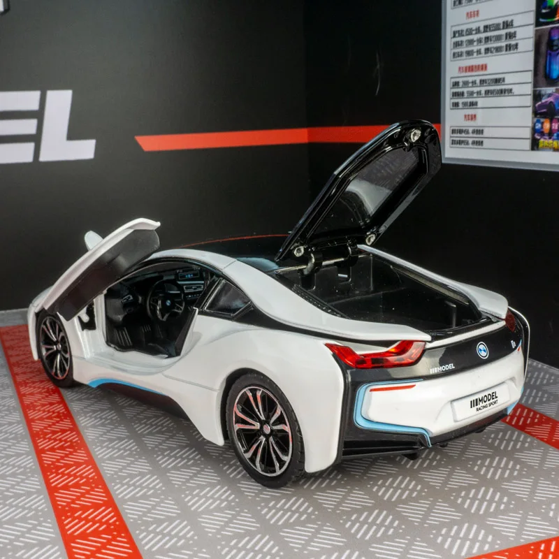 Scala 1/22 BMW I8 modello di auto sportiva luce sonora pressofusi congiunti giocattoli veicoli bambini auto regalo Voiture decorazioni per la casa in miniatura