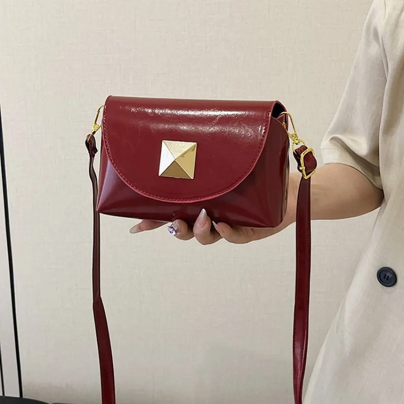 クラシックなミニマリストデザインの女性用おむつバッグ、デザイナーレザートートバッグ、エレガントでヴィンテージ風、大容量、高級でおしゃれなバッグ