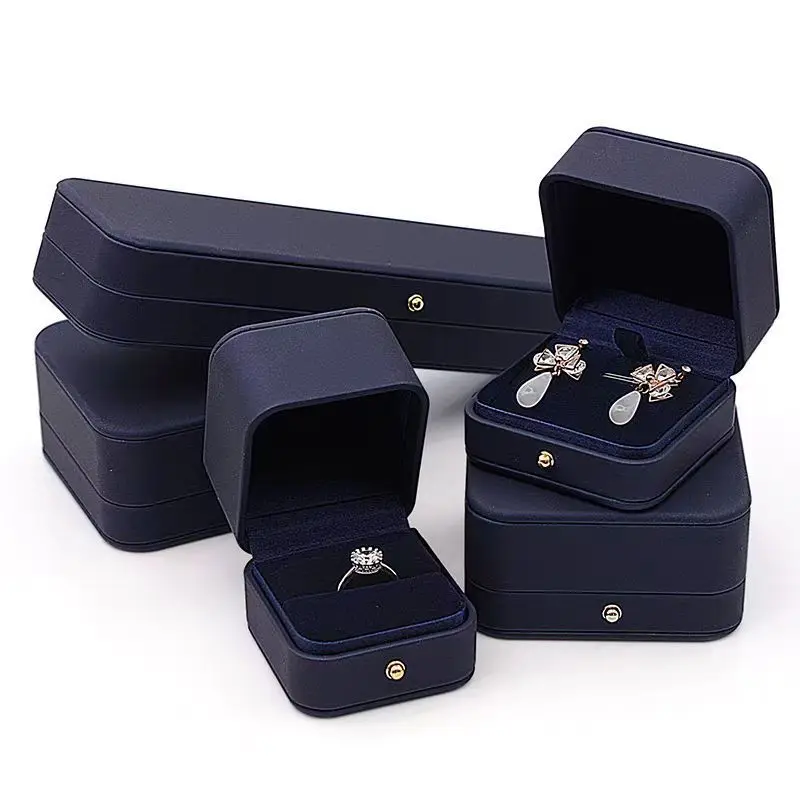 Premium Gold Buckle PU Single Ring Brooch Badge Gift Pendant Necklace Jewelry Packaging Box storage box, souvenir box