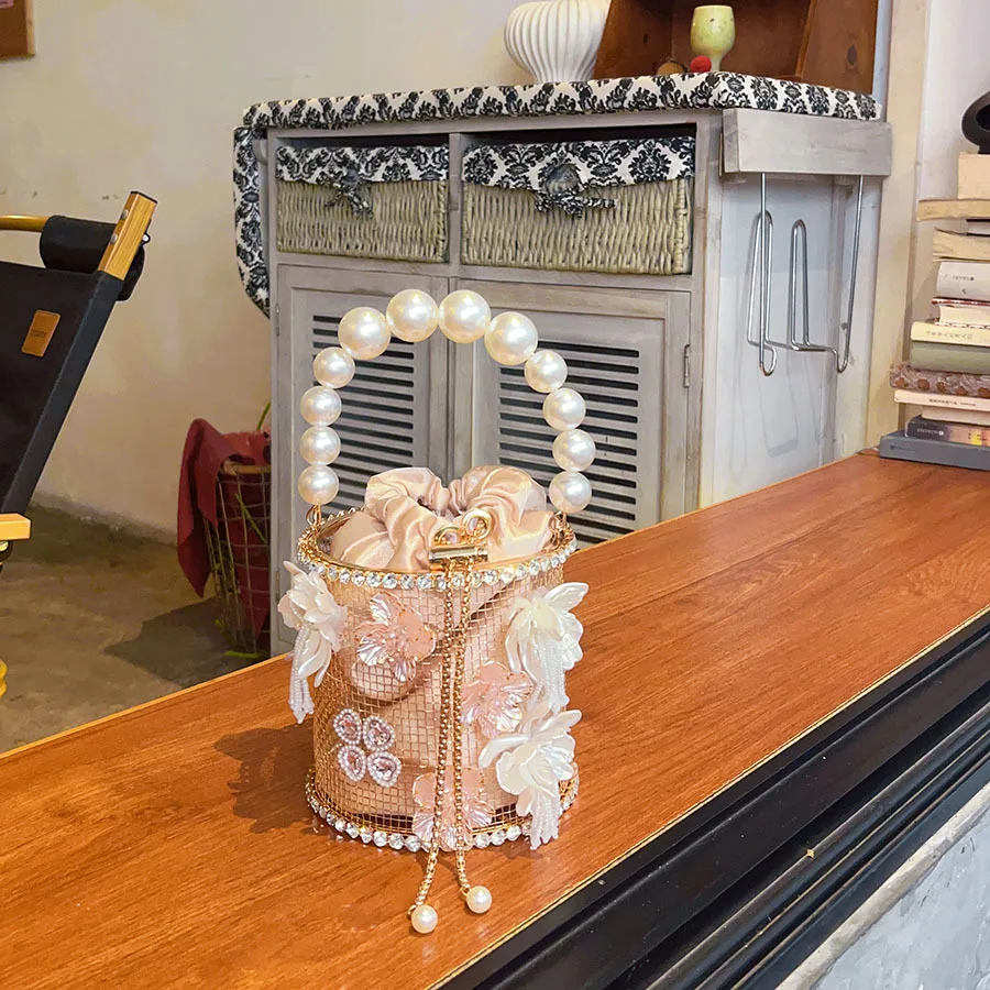 

Metallic Floral Sparkling Crystal Diamond Evening Bags For Women Luxury Chain Shoulder Crossbody Bags Party Wedding Bridal Clutc