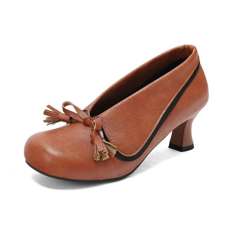 

Big size women's pumps and heels Ladies' party shoes Square toes simple and elegant Comfortable Retro shoose women thin heels