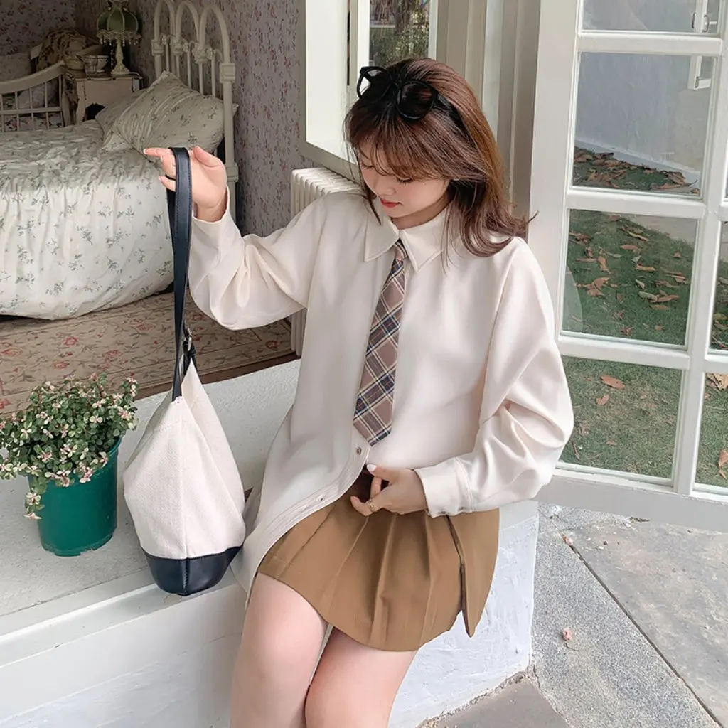 

W976 Xuan Chen Женская рубашка большого размера в корейском стиле в студенческом стиле, стильный свободный топ для ранней весны, уменьшающий возраст