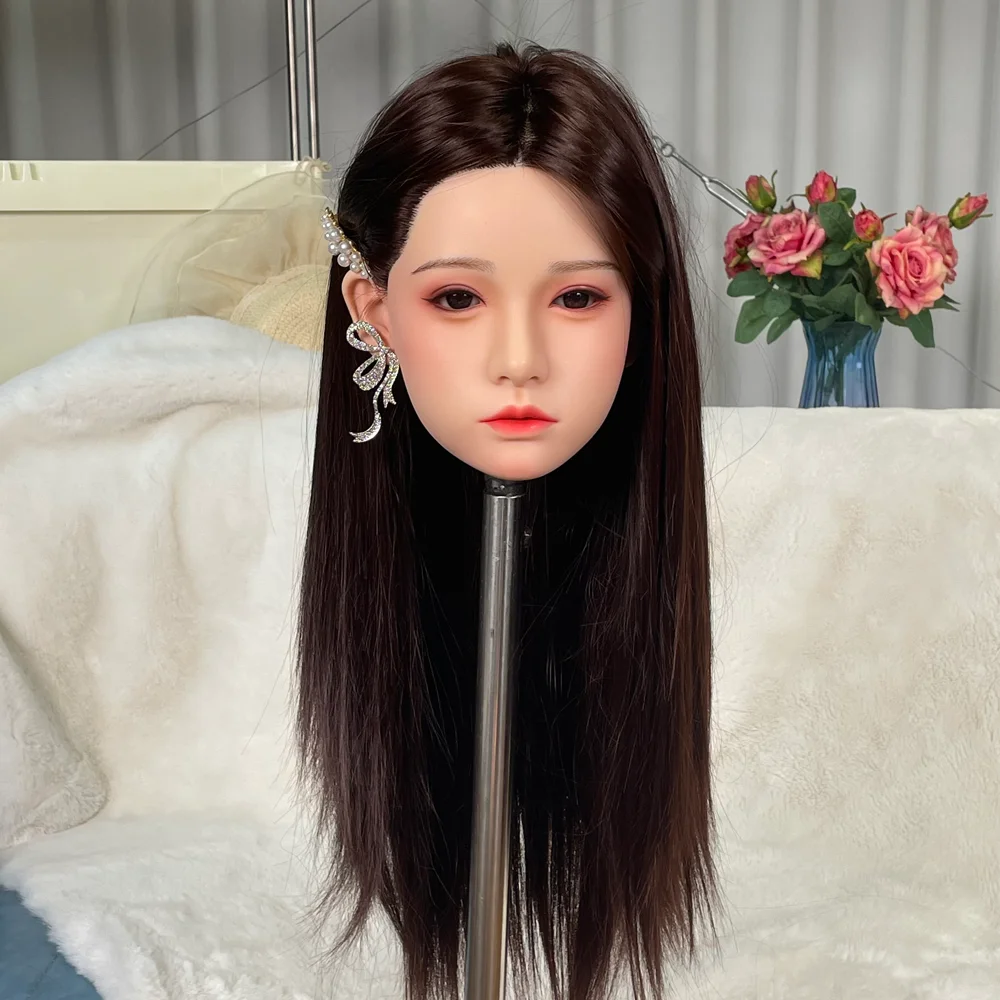 

1:1replica of a female head model,made of silicone material,designed for hairdressers,suitable for hair implantation,soft textur