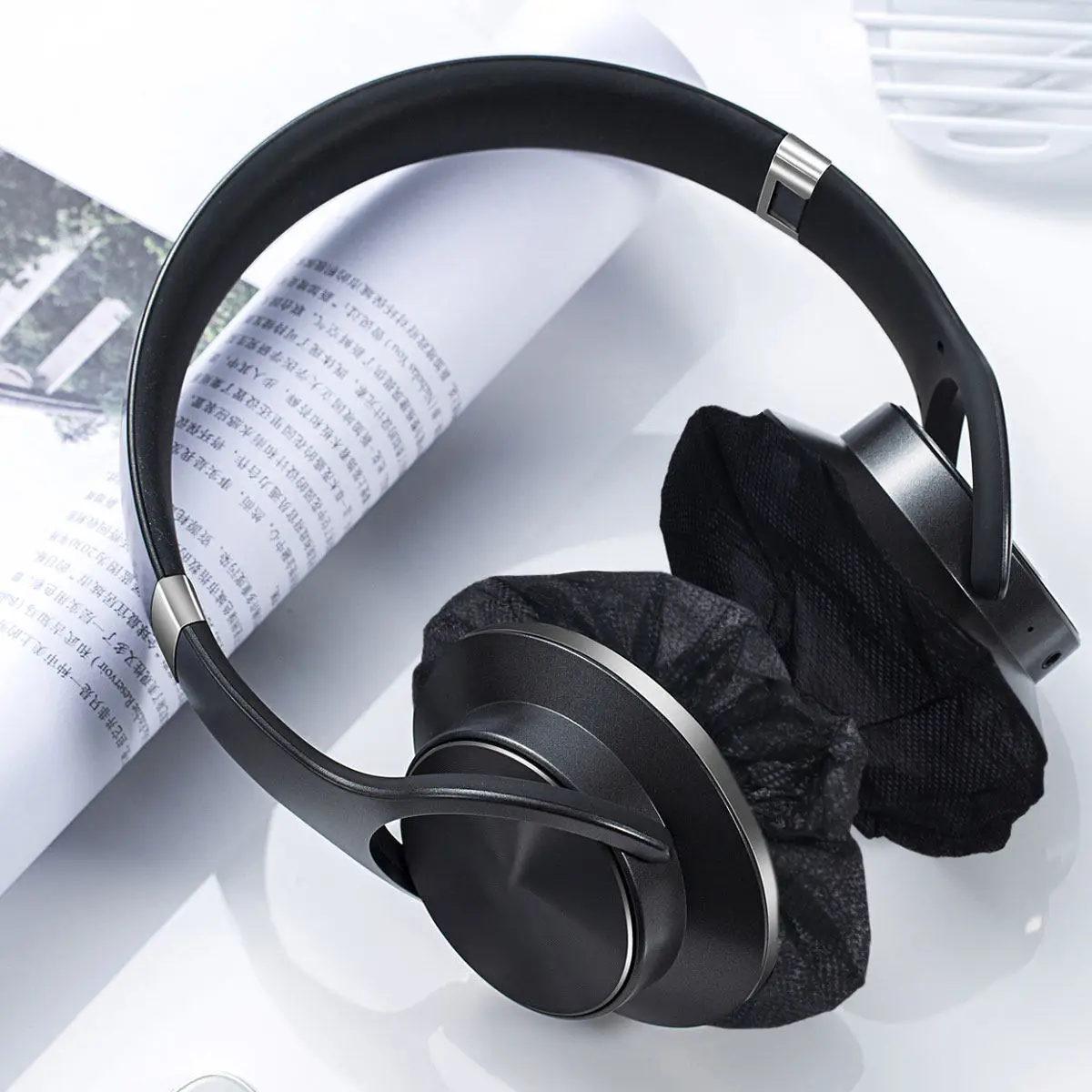 100Pcs Sound-Permeable Headset Cover Non-Woven Disposable Headphone Protector Stretchable Hygienic Barrier for Shared Devices