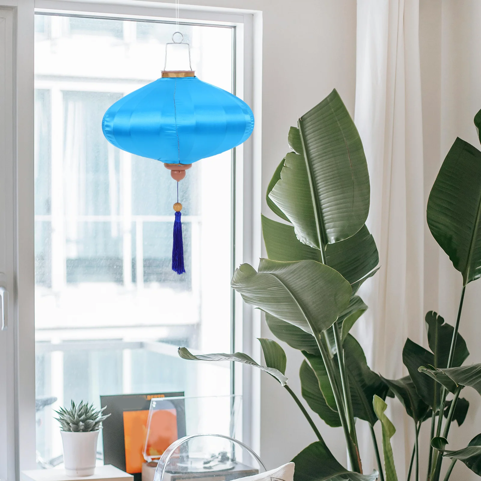 

Satin Finish Balcony Lantern Vintage Design Elegant Hue Decorative Pendant for Bridal Shower New Year Party Lantern Ornament