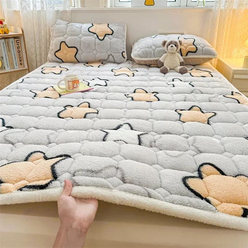 Home Thicken Teddy Fleece Soft Mattress Toppers Winter Warm Mattress Cover Thin Fold Tatami Mat Dormitory Bedspread Bed Sheet