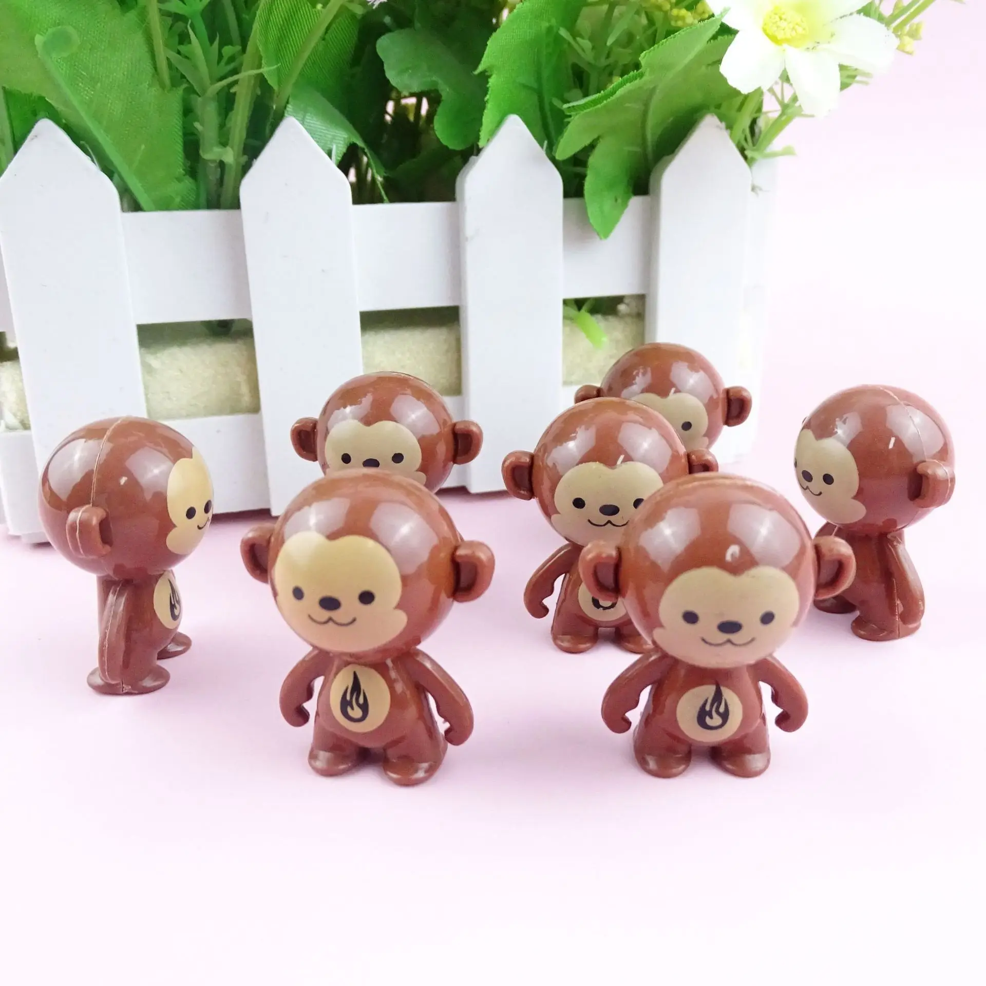 20Pcs Childhood Nostalgia Toys Cute Mini Plastic Monkey Tumbler Toy Desktop Small Ornaments Twisted Egg Toy Kids Small Gifts