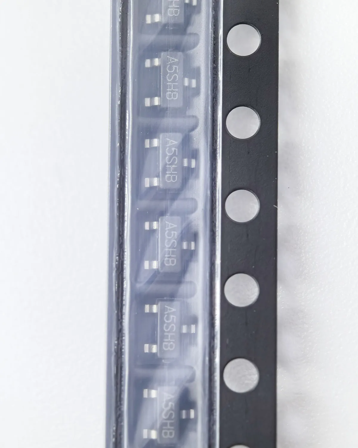 IRLML6401 IRLML6401GTRPBF IRLML6401TRPBF  IRLML6402 IRLML6402GTRPBF IRLML6402TRPBF SOT-23 5A 20V P-channel Mosfet Transistor