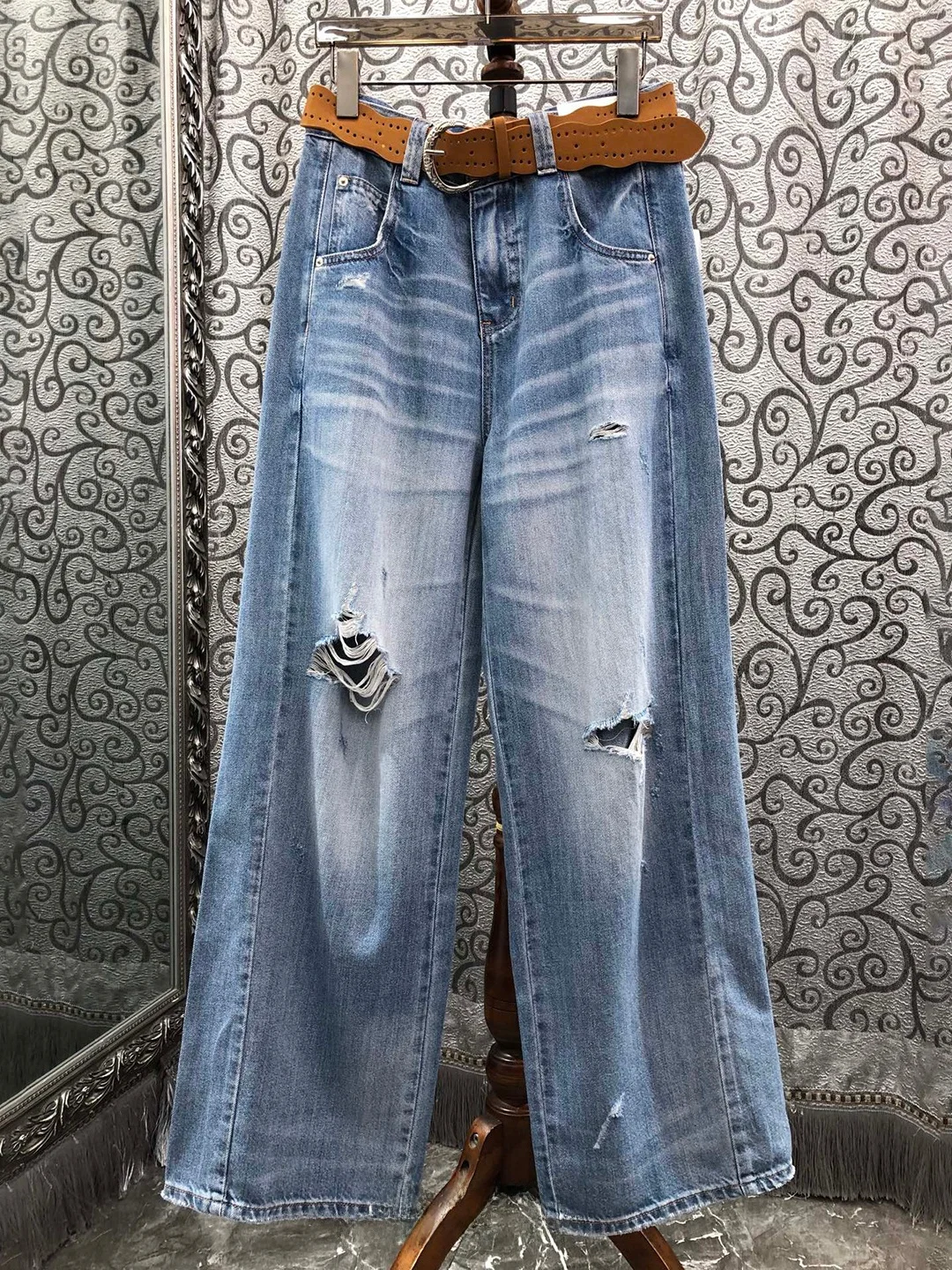 

Retro Washed High Waist Wide Leg Jeans Versatile Straight Cut Denim Pants with Belt Ladies Spring Summer Autumn Seasonal Wear
