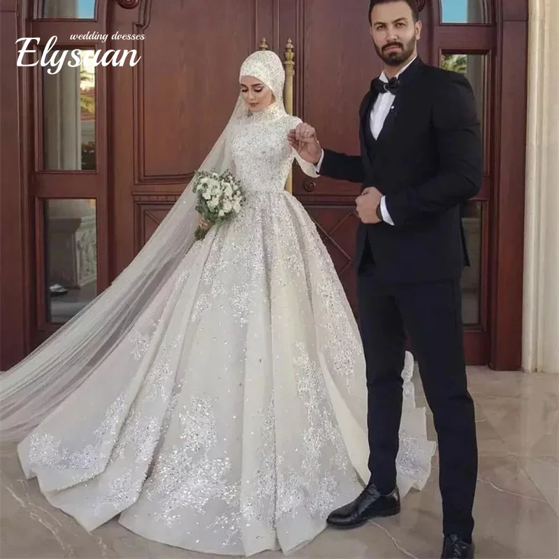 Gaun Pengantin Muslim dengan Aplikasi Mutiara Berkilau, Model Cathedral Train, Lengan Panjang, Gaun Ballgown