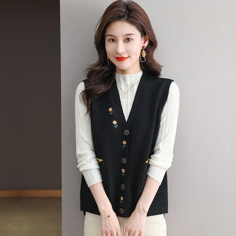 

Women's Knitted Sweater Cardigan Spring and Autumn New Fashion Sleeveless Camisole Loose Fit Minimalist Casual Knitted Top