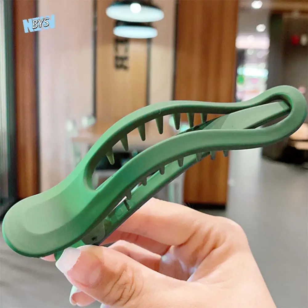 

Large Simple Candy Color Matte Girls Seamless Plastic Hair Claw Face Wash Hairpin Duckbill Clip