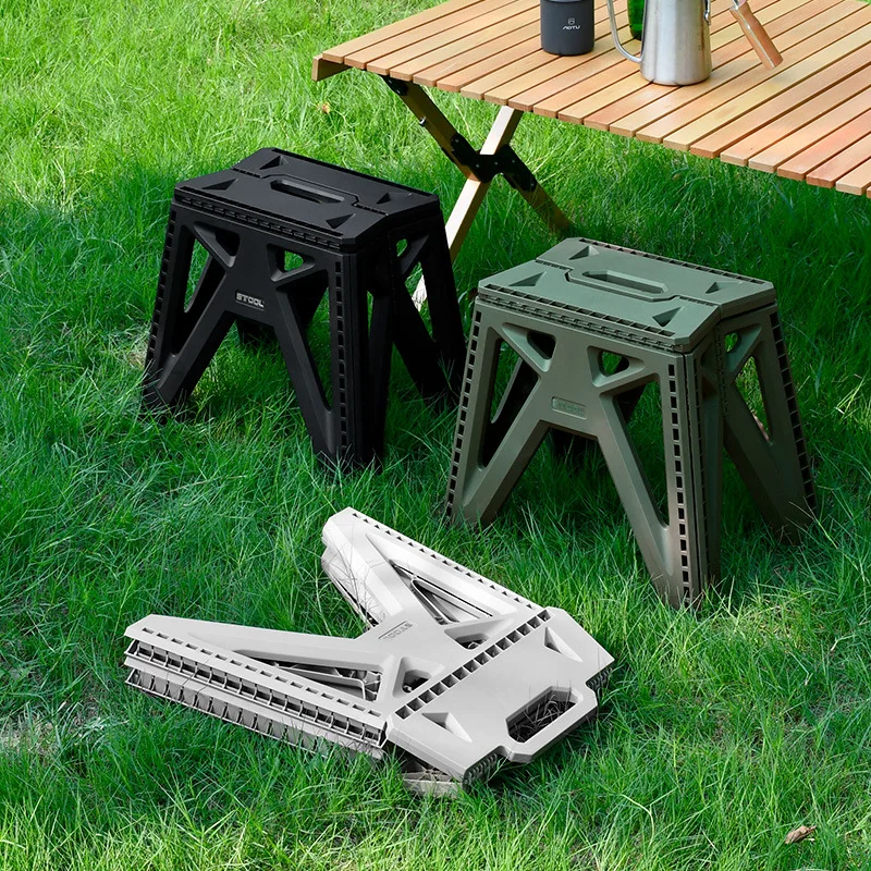 Outdoor plastic folding stool thickened portable adult low stool Maza children\'s small bench camping portable fishing stool