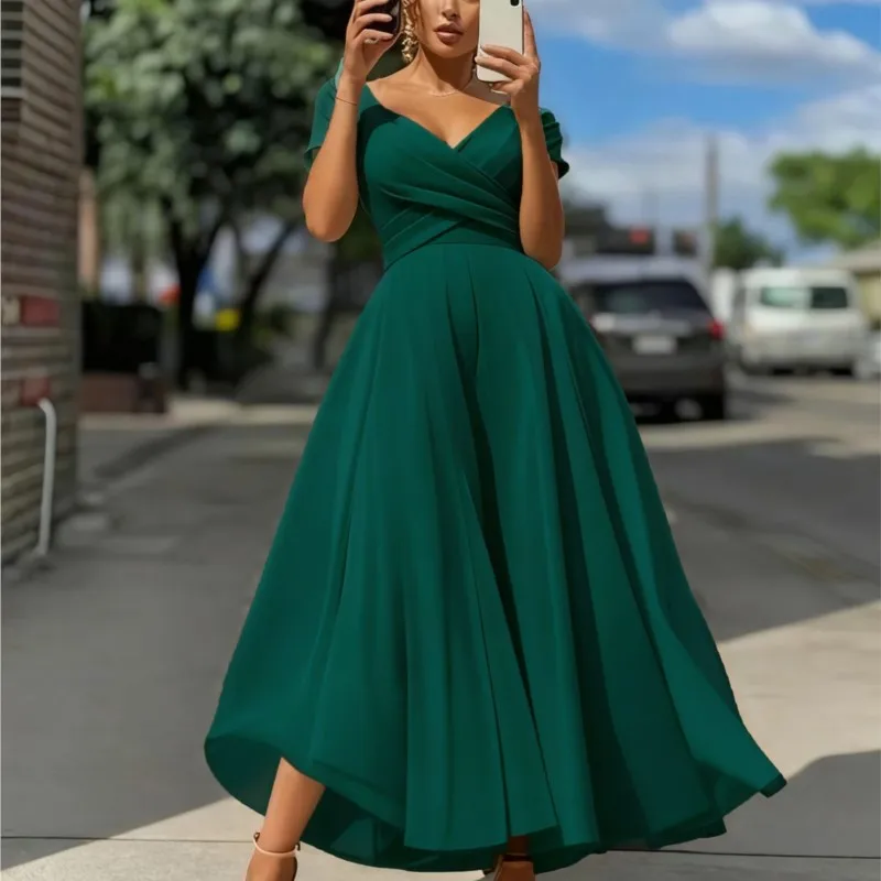 ชุดราตรีทรงเอไลน์ ปี 2025 สำหรับผู้หญิง สีพื้น เรียบหรู ทรงเข้ารูป คอวี ดีไซน์เรียบง่าย ทันสมัย เหมาะสำหรับงานเลี้ยง หวานละมุน