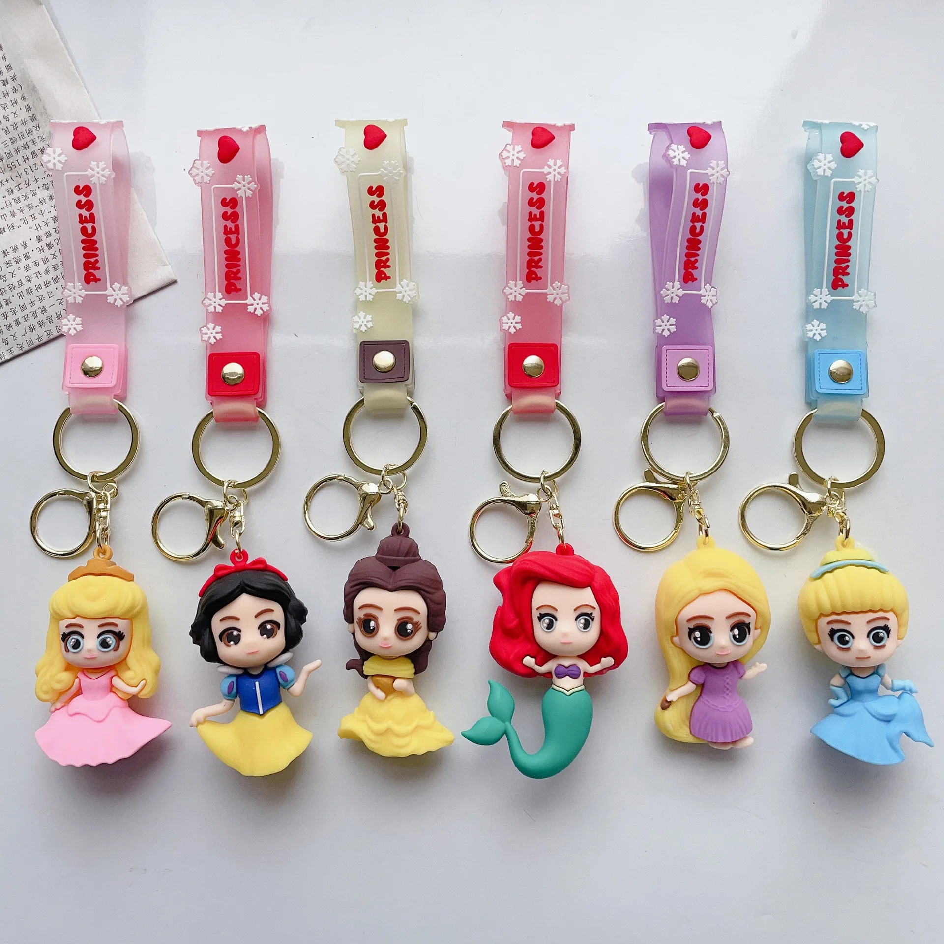 7人セットDisney プリンセスキーホルダー ディズニープリンセスのアクションフィギュア,白雪姫,ラペル