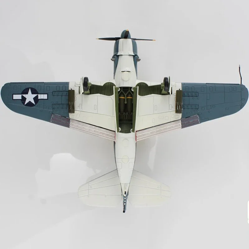 1:72 Scale HA2215 SB2C-4 Helldiver White 62,VB-18,USS Intrepid 1944 Fighter Model Diecast Alloy Classic Static Souvenir Toy Gift