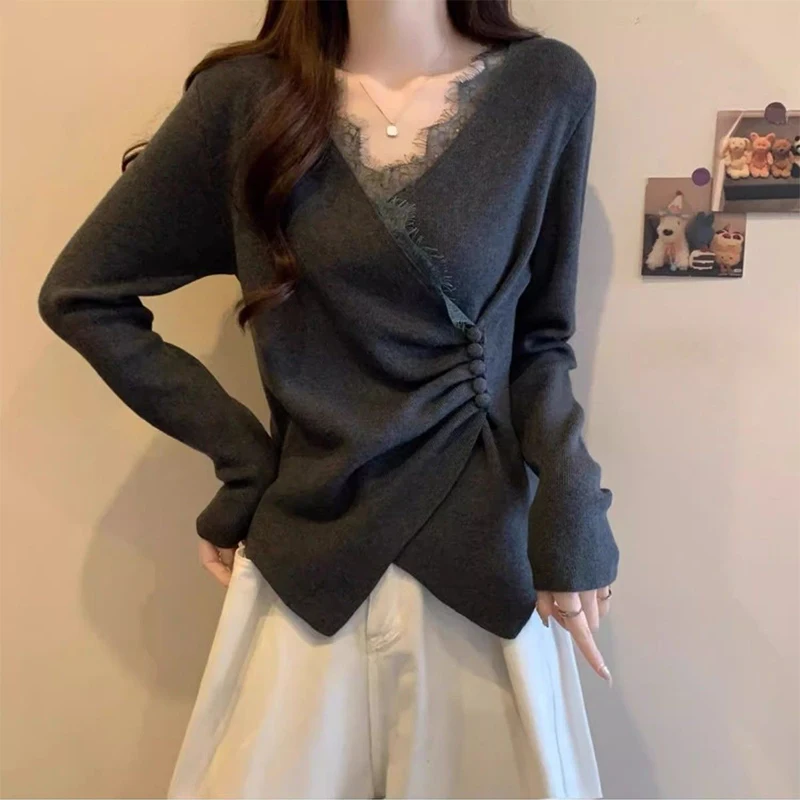 Korean Lace Splicing V-neck Oversize Long-sleeved T-shirt for Women Autumn Fashion Elegant Irregular Cross Bottoming Clothing