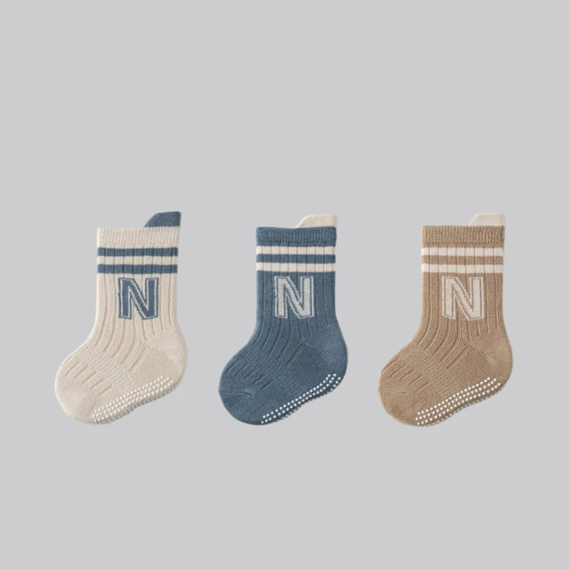 

3 пары/лот, детские хлопковые носки с буквами, повседневные спортивные короткие носки для девочек и мальчиков, нескользящие