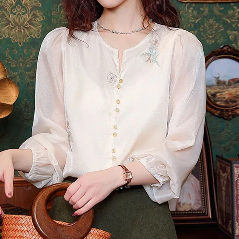 Fashion O-Neck Women Blouse Embroidery Long Sleeve Chiffon Blouse Shirt Women Tops Blusas Para Mujer Camisas Blusa Blusas J825