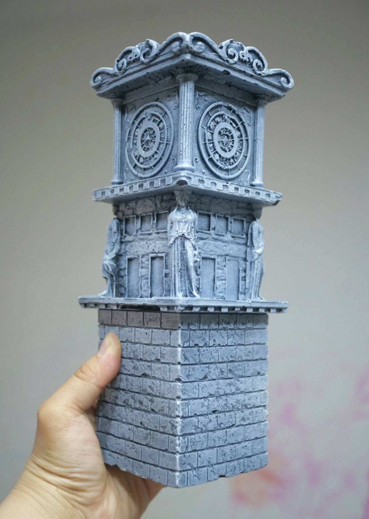 

Диорама-подставка для демонстрации сцены из аниме Saint Seiya: Огненный Час Зодиака, гипсовая модель, высота 26 см