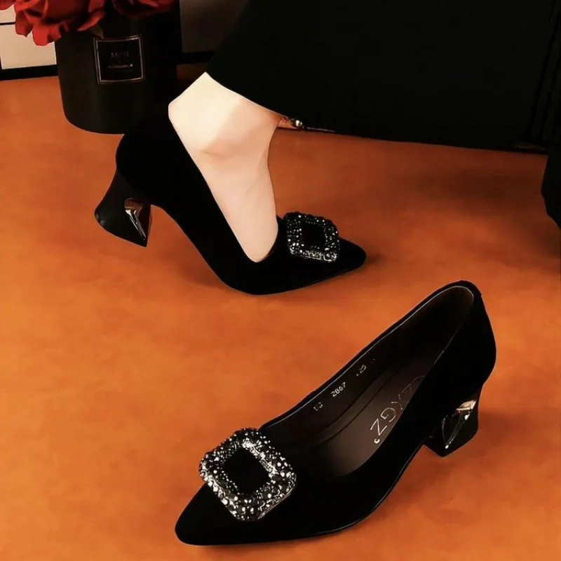 

Women's Pointed Toe Mid Heel Pumps 3-5cm PU Chunky Heel Slip On Shallow Cut Low Top Fabric Rubber Sole Comfort Casual Shoes