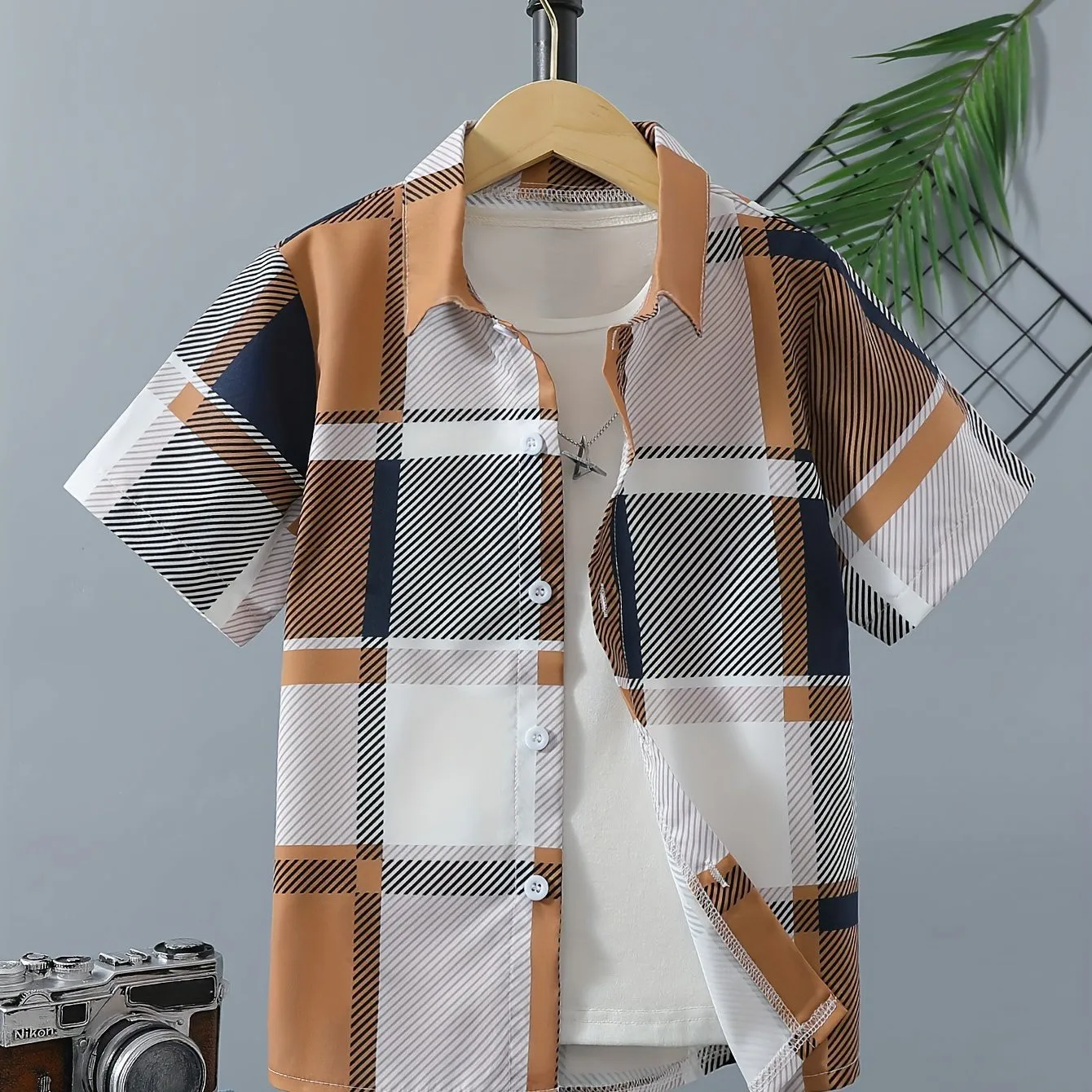 Camicia creativa per ragazzi con stampa scozzese a righe bianche nere Camicia casual a maniche corte con risvolto Top Vestiti per ragazzi Bambini Estate all'aperto